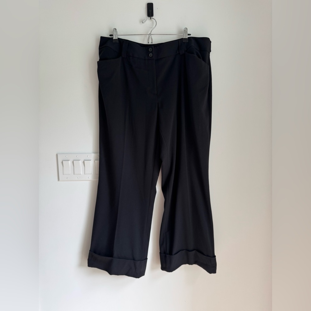 Lane Bryant Black Capri Pants Women’s Size Petite 18 NEW